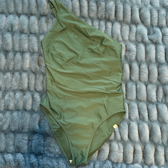 Summersalt Sidestroke one-piece swimsuit in Olive - Picture 4 of 7